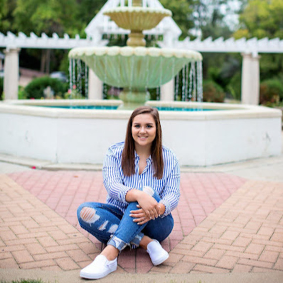 Meet your Posher, Taylor - Picture 1 of 1